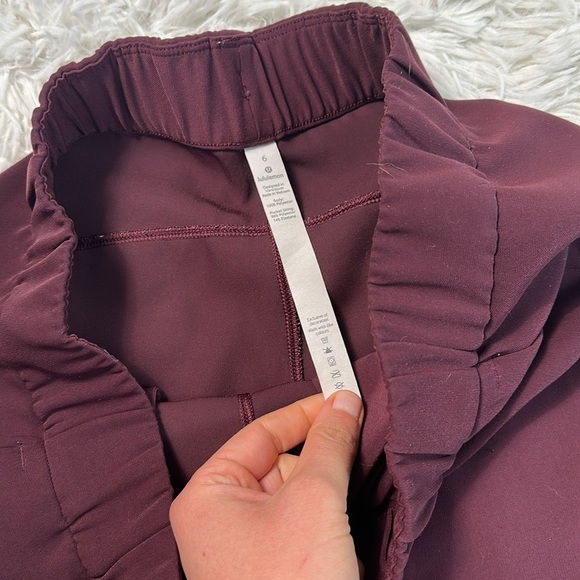 Lululemon On the Fly Short *Woven 2.5" - Picture 3 of 6